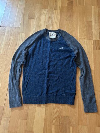 Jersey Hollister Azul y Gris