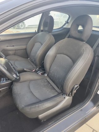Peugeot 206 2002