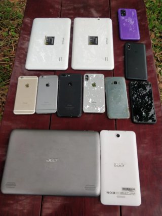Lote de teléfonos y tablets