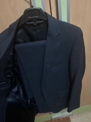 Traje Negro  traje azul  trane gris