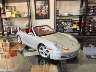 Porsche carrera 911 996 Cabrio 1:18 Gate