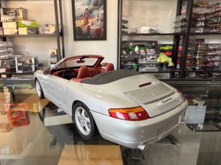 Porsche carrera 911 996 Cabrio 1:18 Gate