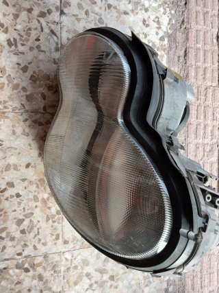Faro delantero