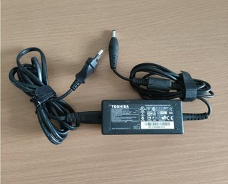 Cargador Toshiba G71C000AE310 PA3743U-1ACA 19V1.5A