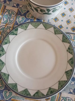 Taza de café con plato