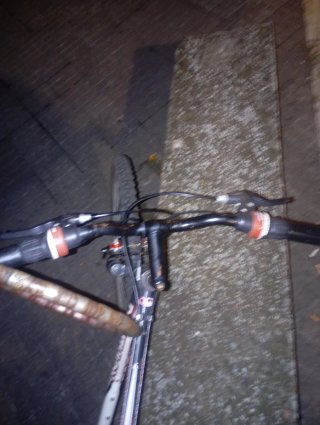 Bicicleta Decathlon Blanca y Negra