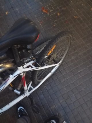 Bicicleta Decathlon Blanca y Negra