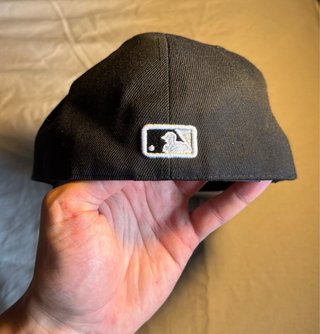 Gorra New Era 59FIFTY NY Yankees Negra Palomas75/8
