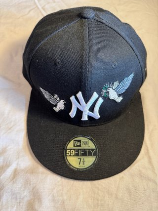 Gorra New Era 59FIFTY NY Yankees Negra Palomas75/8