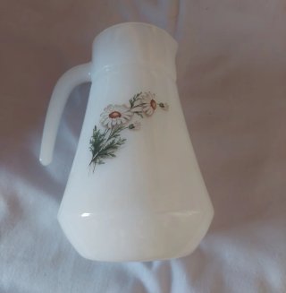 Vajilla antigua de margaritas