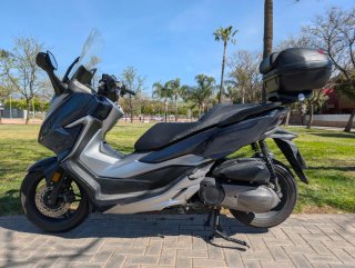 Honda Forza 300