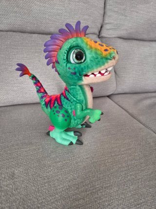 Dinosaurio interactivo de juguete