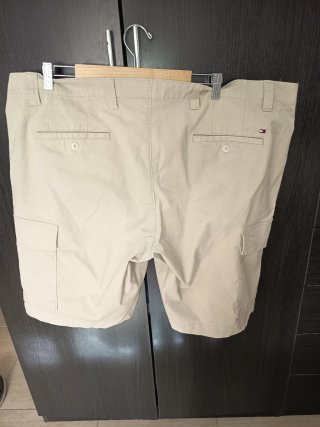 Pantalón corto cargo Tommy Hilfiger beige