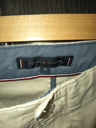 Pantalón corto cargo Tommy Hilfiger beige