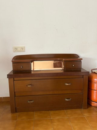 Cómoda vintage de madera