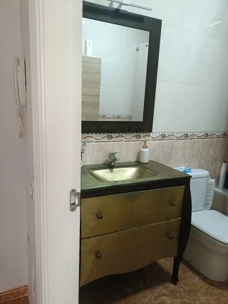 Mueble de Baño de madera maciza con espejo