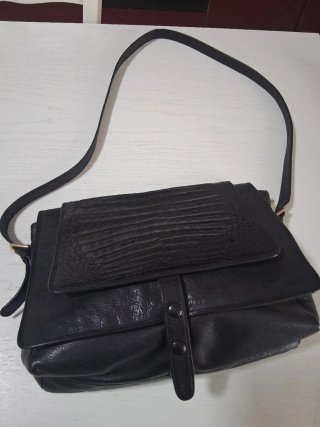 Borsa a tracolla in pelle nera
