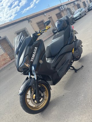 Yamaha XMAX 125