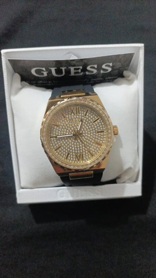 Reloj Guess Dorado y Negro
