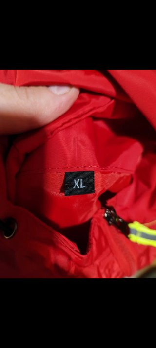 R€plica Chaqueta Deportiva Roja con Capucha XL