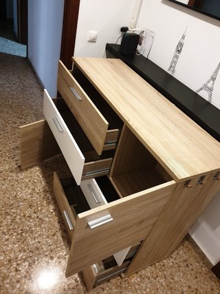 Cómoda IKEA bicolor