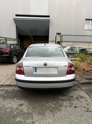 Volkswagen Passat 1.9tdi 130cv