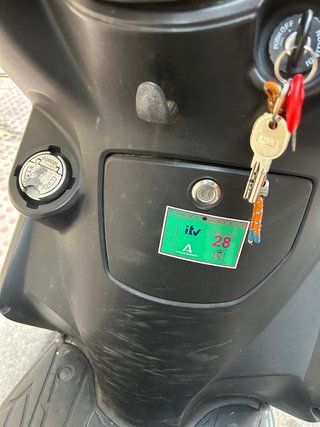 KYMCO Scooter Negro