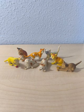 Set di 8 miniature di gatti