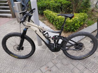 Bicicleta Eléctrica Giant Reign Enduro