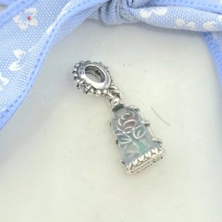 CHARM ROSA DE LA BELLA Y LA BESTIA DISNEY