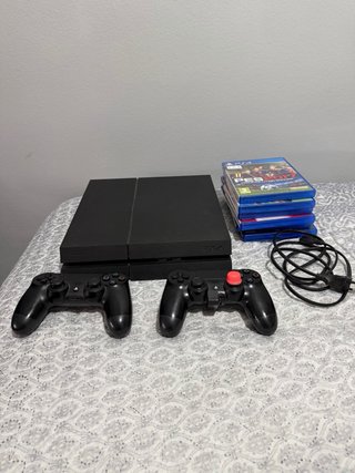 Consola PS4 de 1TB con 2 mandos y 6 juegos