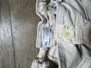 Pantalón vaquero beige ancho