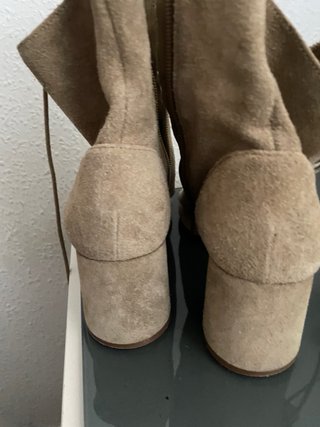 Botines de Ante Beige con Cordones