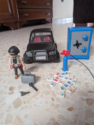 Coche del Ladrón Playmobil con Accesorios