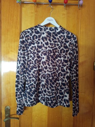 Camiseta Manga Larga Estampado Leopardo