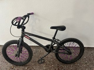 Bicicleta BMX Morada y Negra