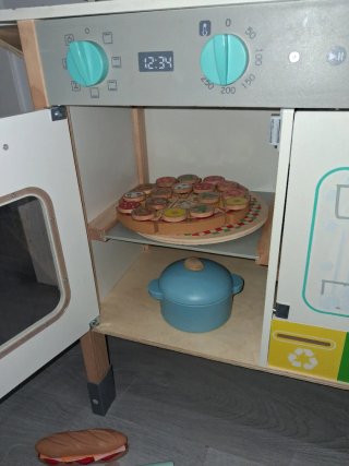 Cocinita de juguete de madera