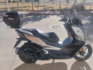 Maxi Scooter Voge SR1 125