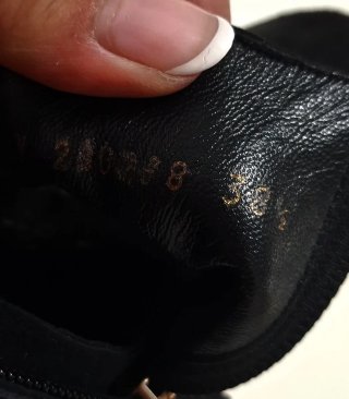 Botines Yves Saint Laurent Negros pelo pony 38.5