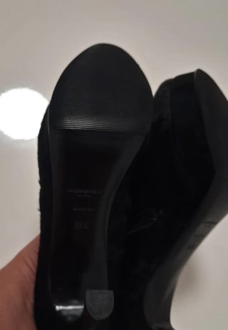 Botines Yves Saint Laurent Negros pelo pony 38.5