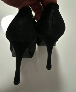Botines Yves Saint Laurent Negros pelo pony 38.5