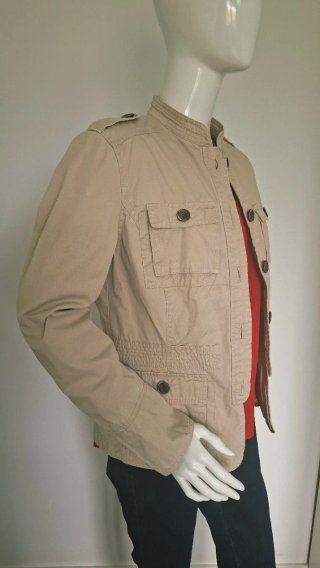 Chaqueta Zara estilo safari beige Talla L