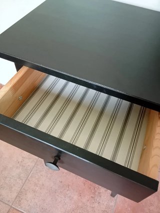 Mesita Auxiliar IKEA HEMNES, madera maciza