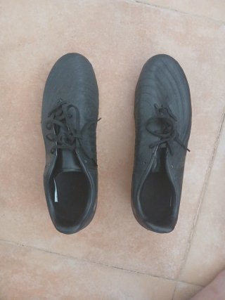 Botas de fútbol Nike negras