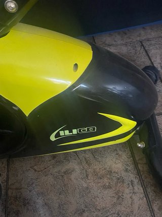 Bicicleta Estática Amarilla y Negra