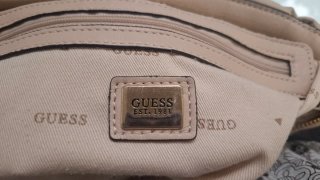 Bolso de hombro Guess beige