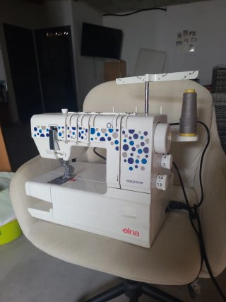 Máquina de coser Elna Easycover