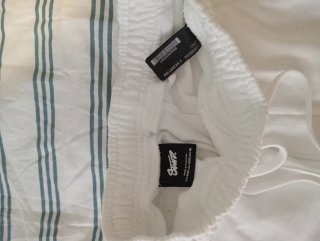 Conjunto camiseta y pantalón blanco