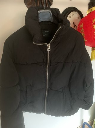 Cazadora acolchada Bershka negra