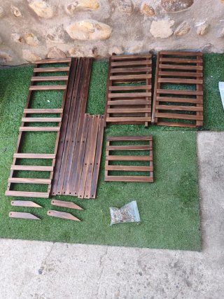 Estantería de Madera Desmontada